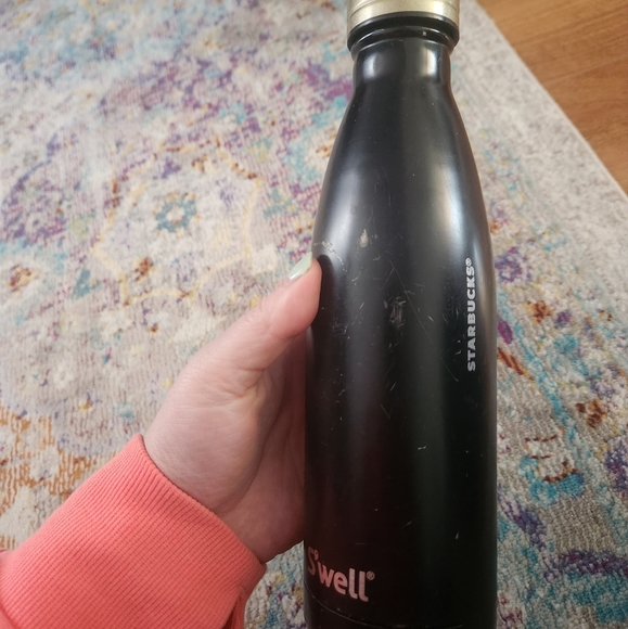 Starbuck x Swell Black Water Bottle - Picture 2 of 3